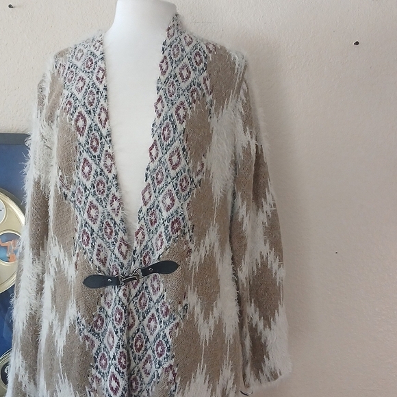 BCBGMaxAzria Women's Brown and Cream Sweater - Picture 3 of 12